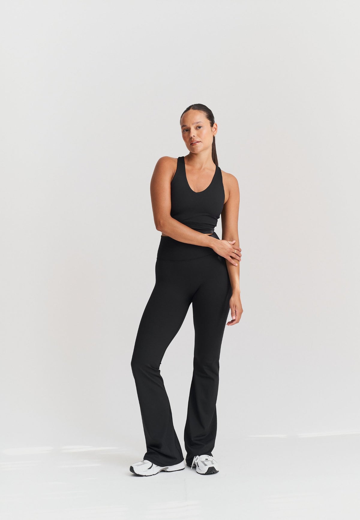 Softsculpt V-neck Cross Back Bra - Black