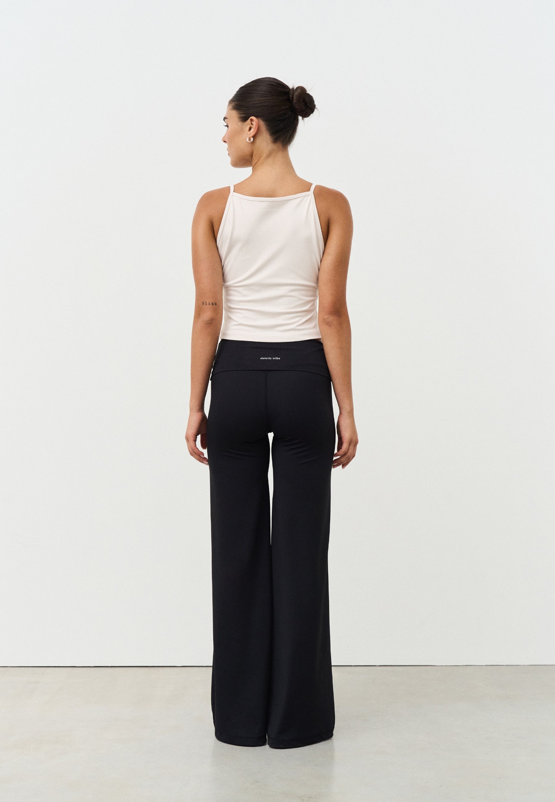 Softsculpt Straight Leg - Black