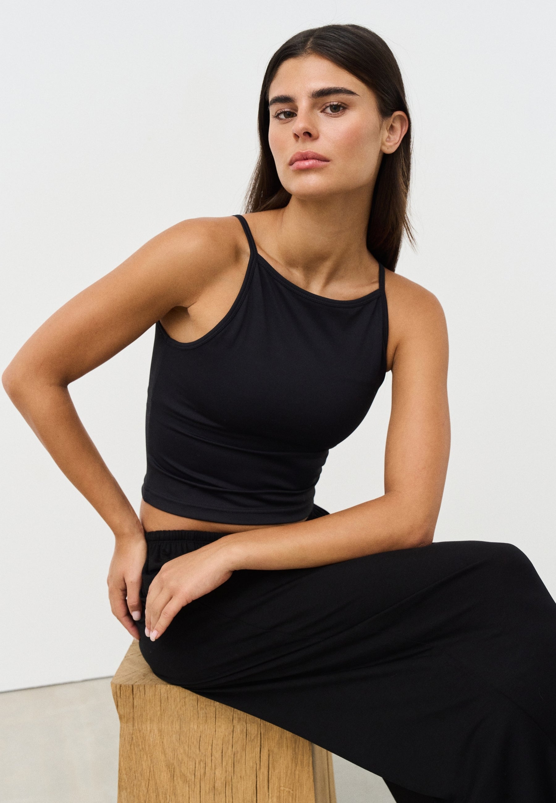 Softsculpt High Neck Top - Black
