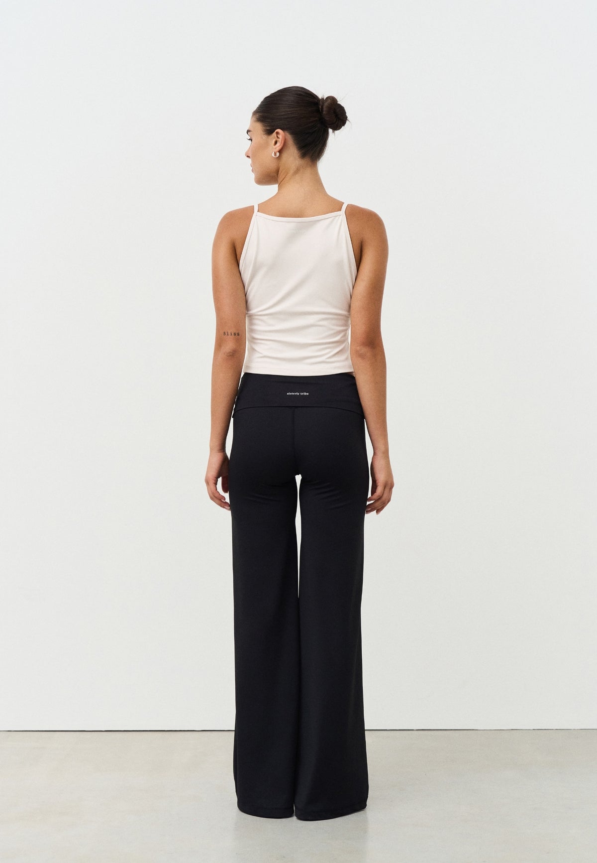 Softsculpt Straight Leg - Black