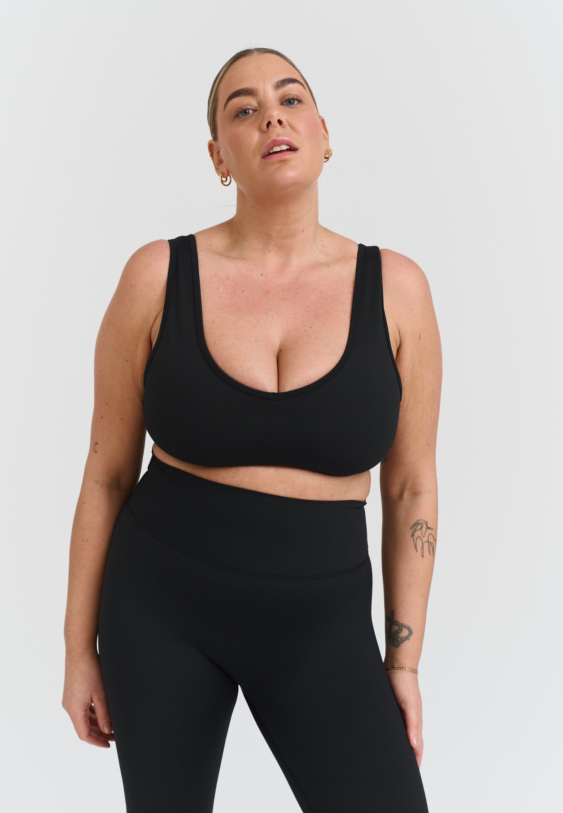 Softsculpt Deep V-Neck Bra Black