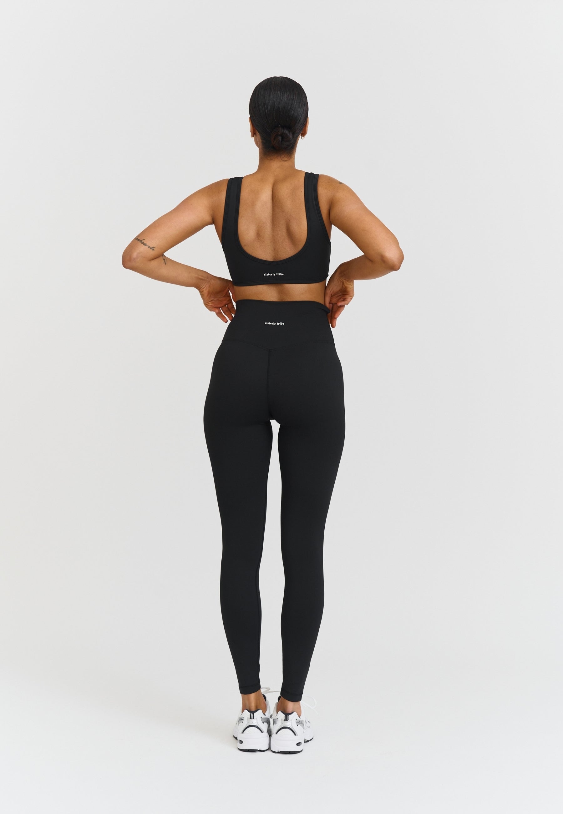 Softsculpt Deep V-Neck Bra Black