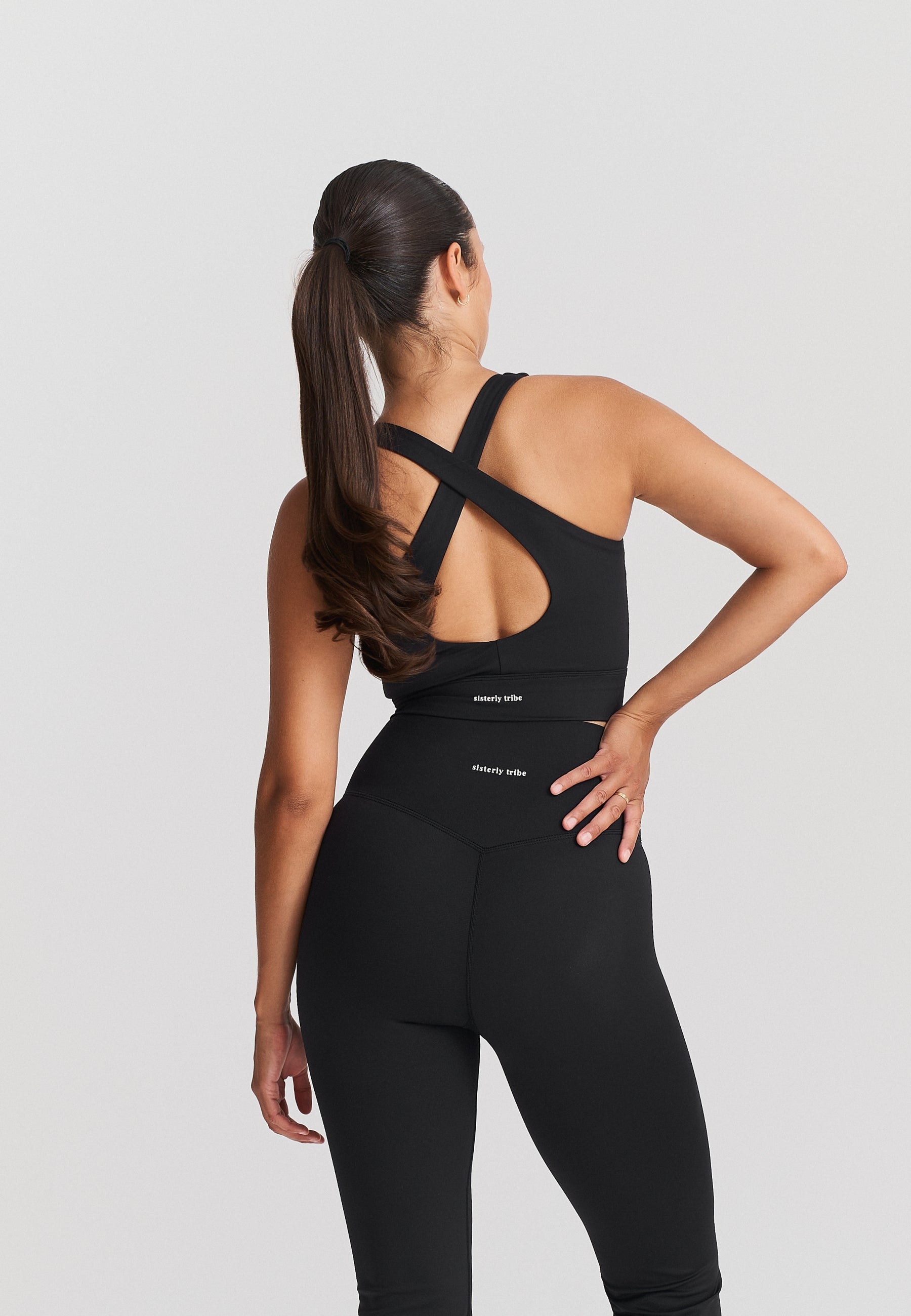 Softsculpt V-neck Cross Back Bra Black