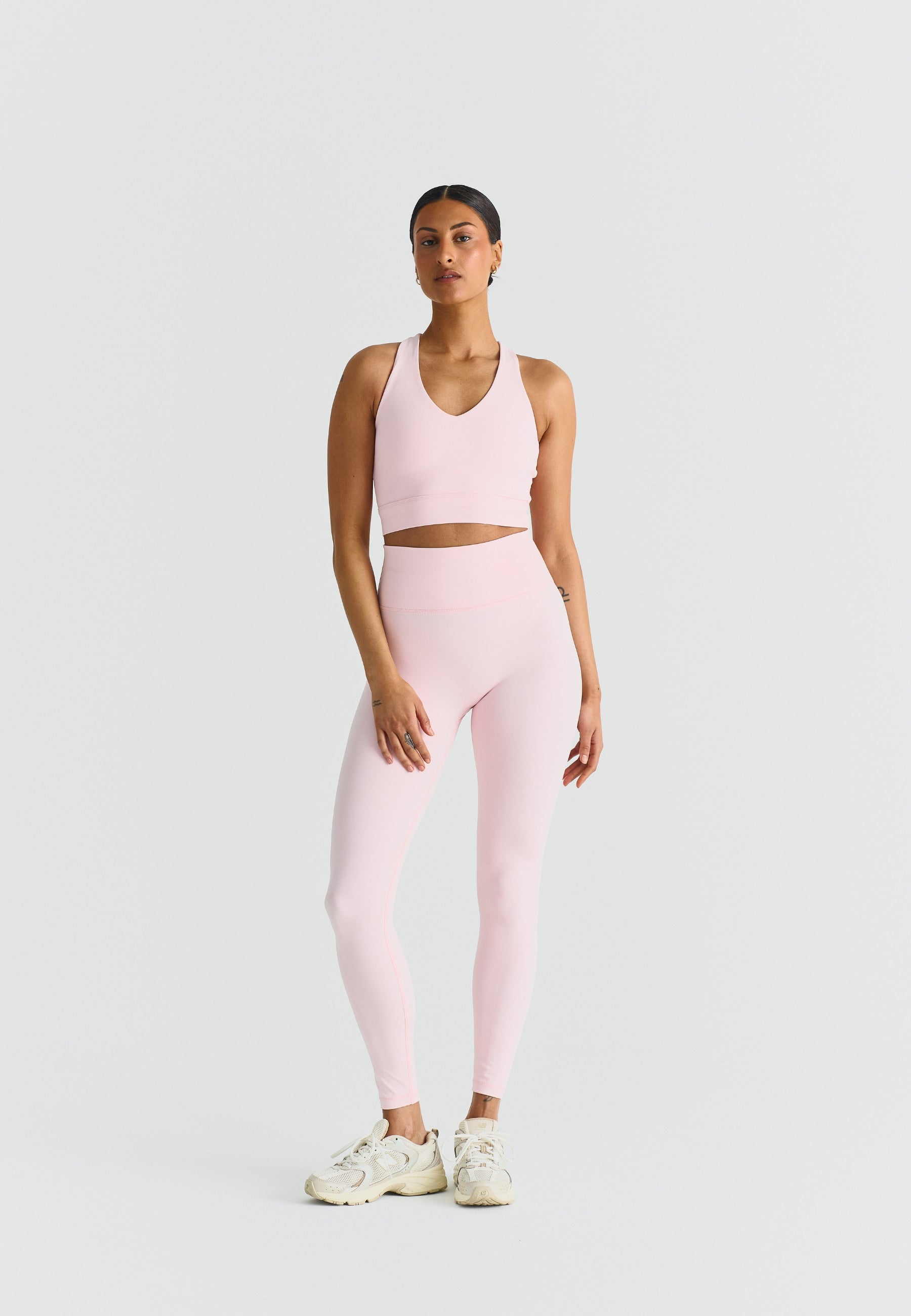 Softsculpt V-neck Cross Back Bra - Ballet Slipper