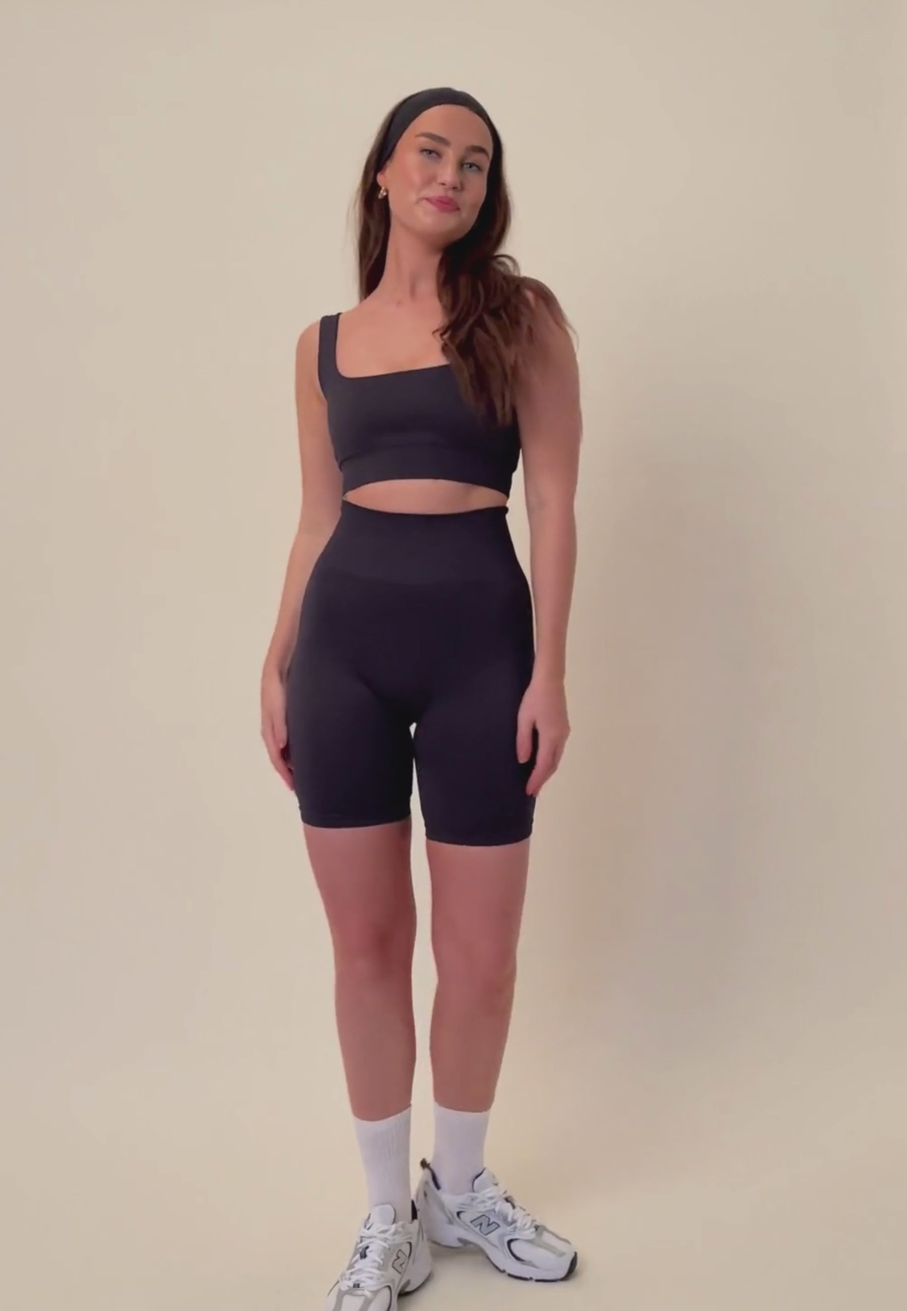 Ribbed Seamless Shorts - Black