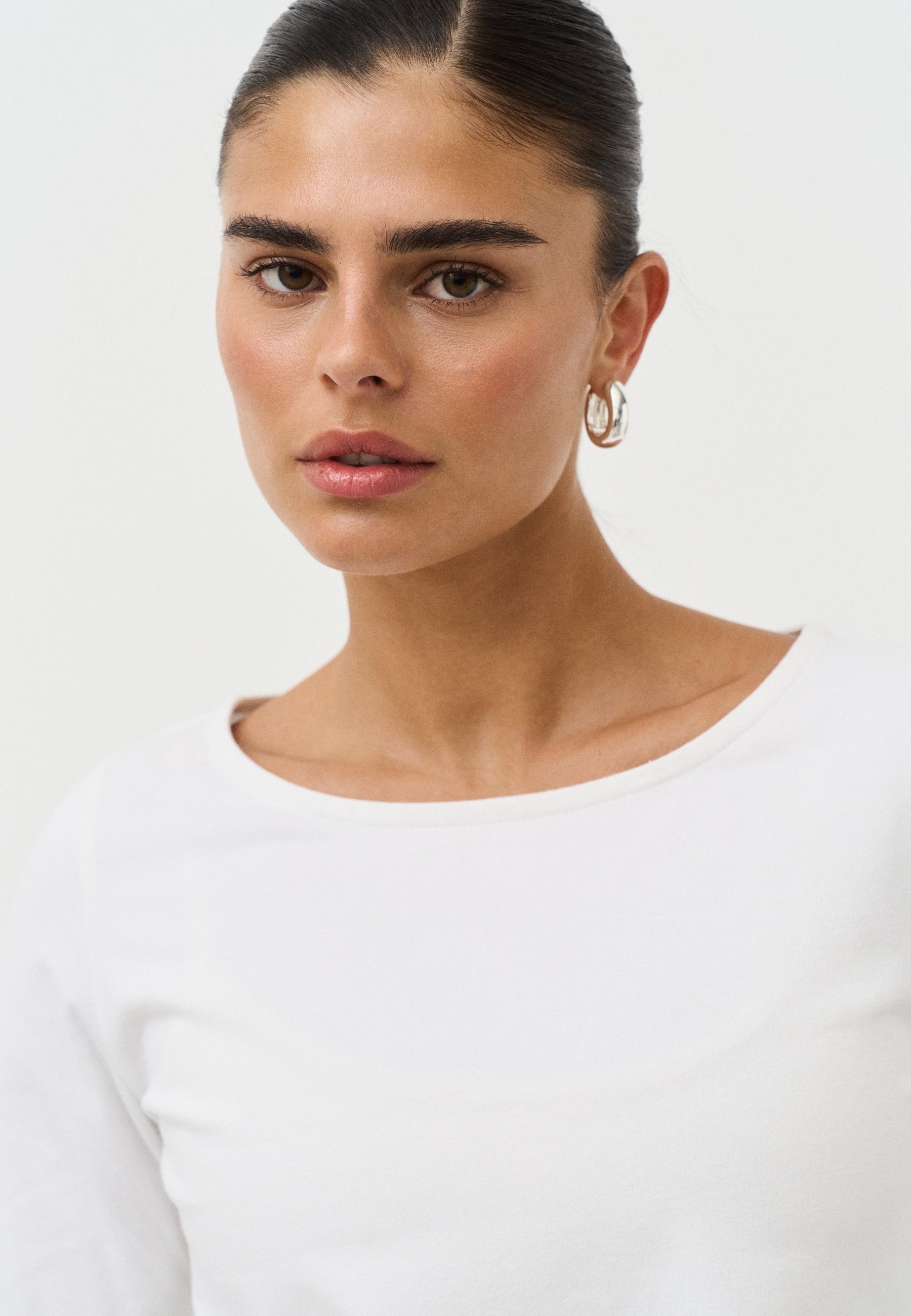 Soft Cotton Braclet Tee - White