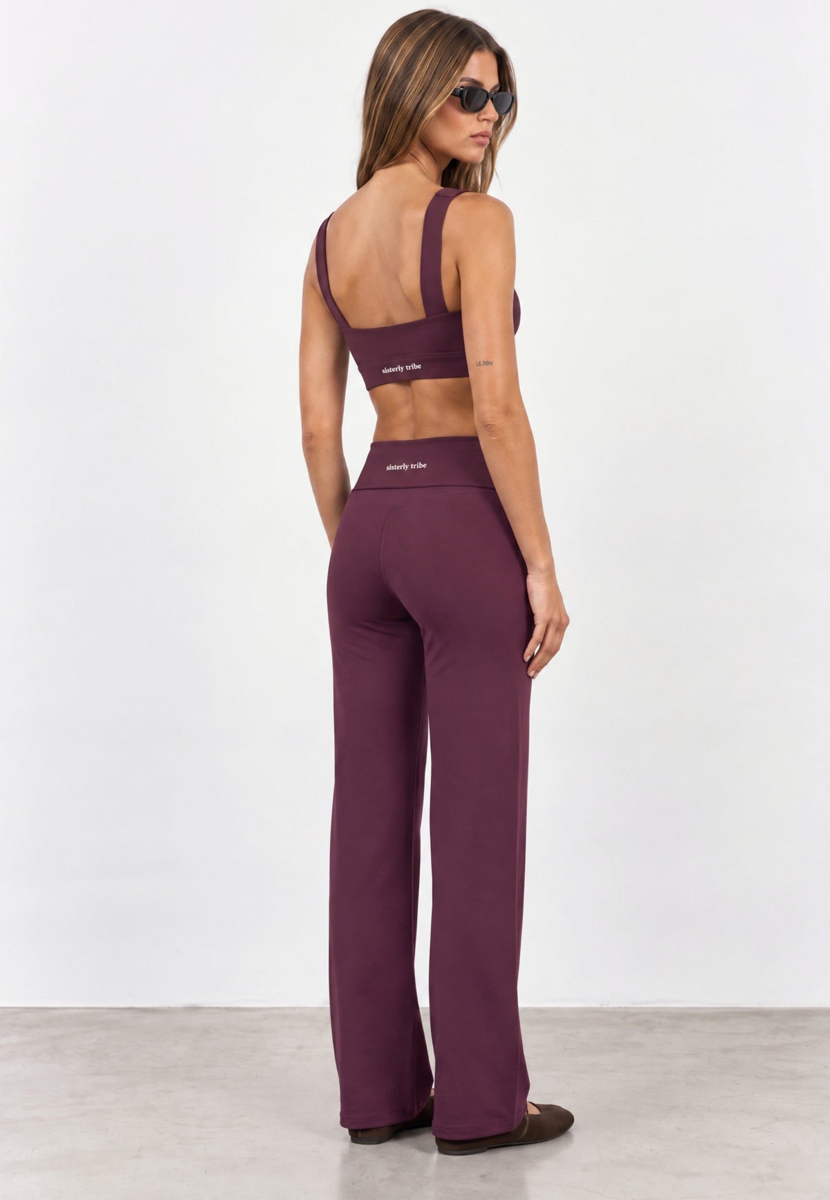 Softsculpt Straight Leg - Black Cherry