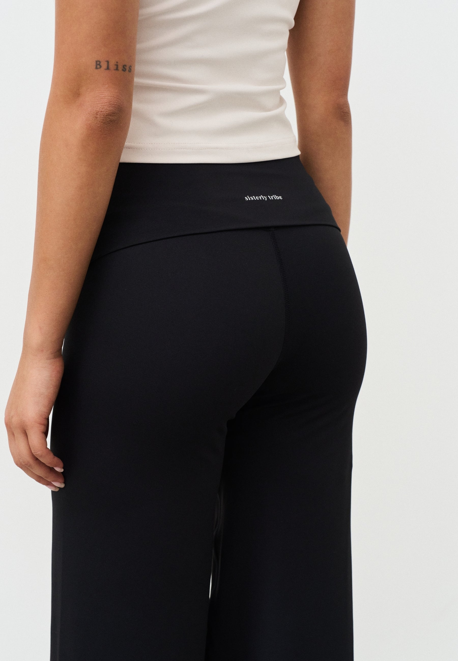 Softsculpt Straight Leg - Black