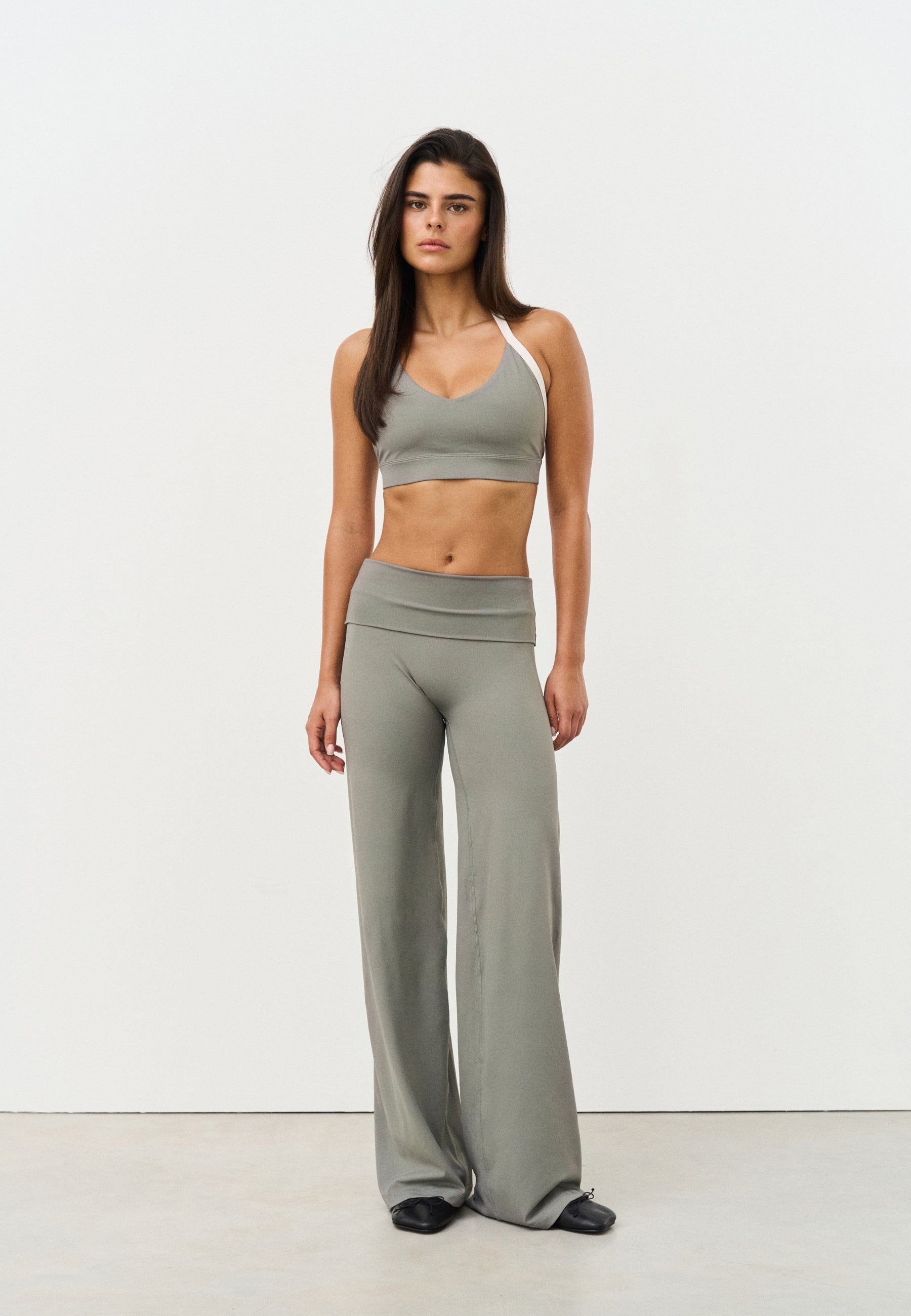 Softsculpt Straight Leg - Dark Olive