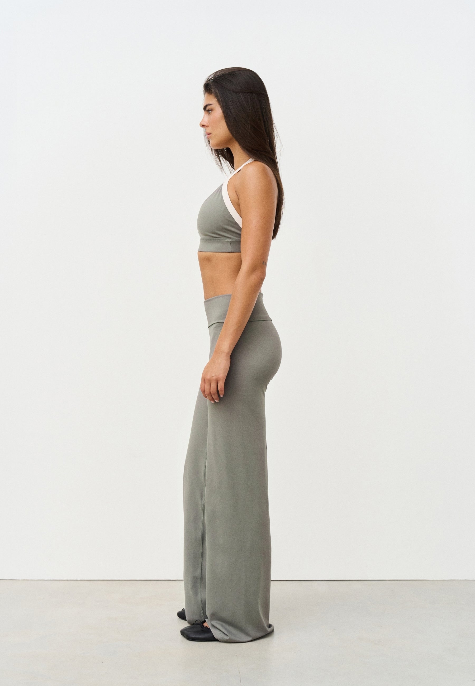 Softsculpt Straight Leg - Dark Olive