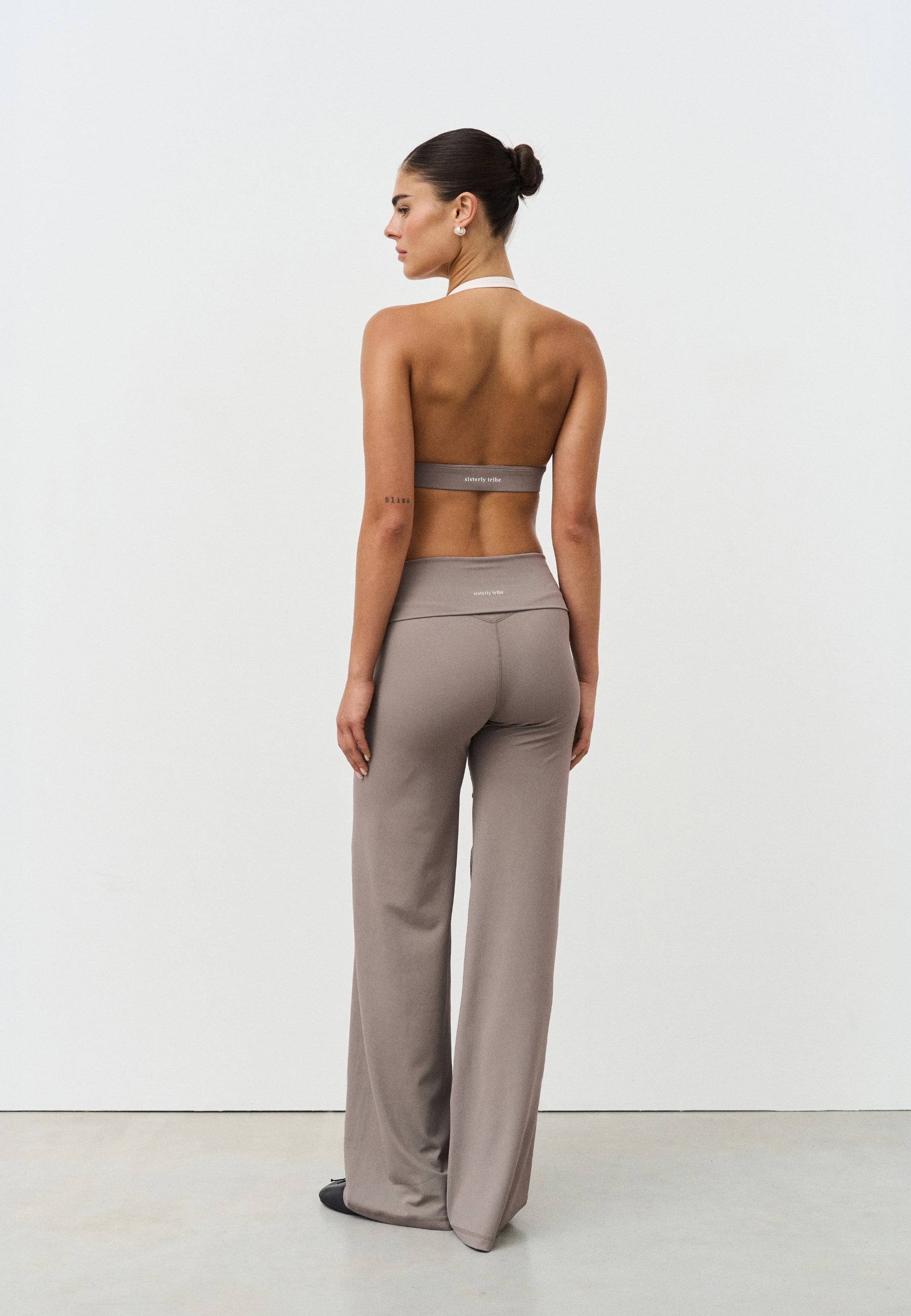Softsculpt Halter Bra - Clay