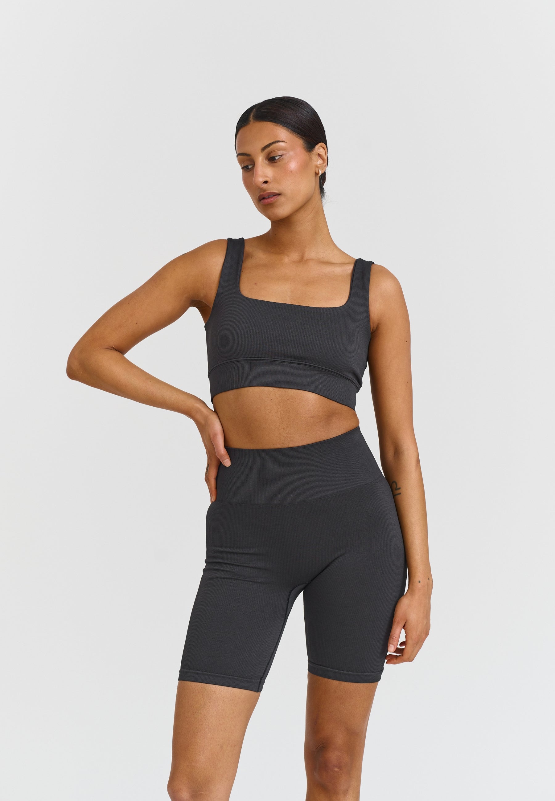 Ribbed Seamless Shorts - Dusty Black