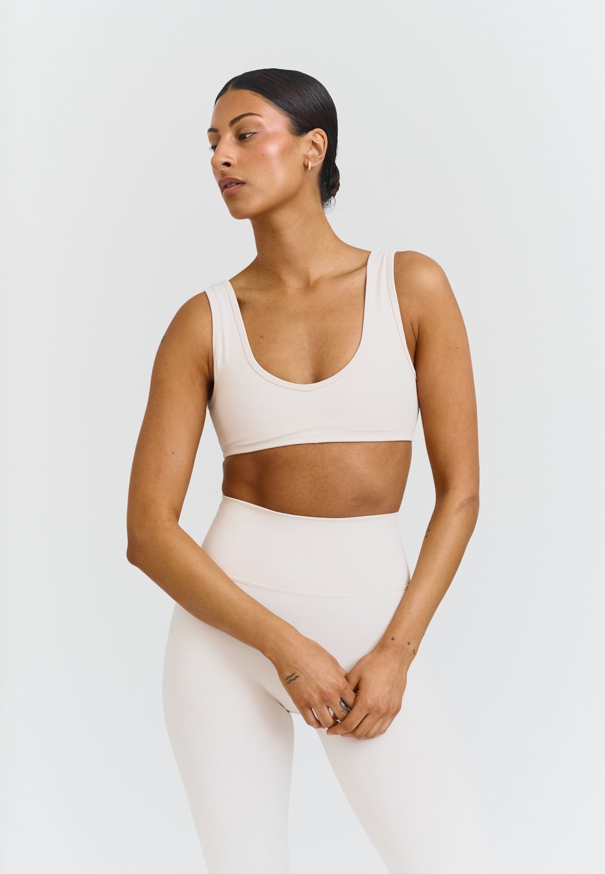 Softsculpt Deep V Neck Bra Marshmallow