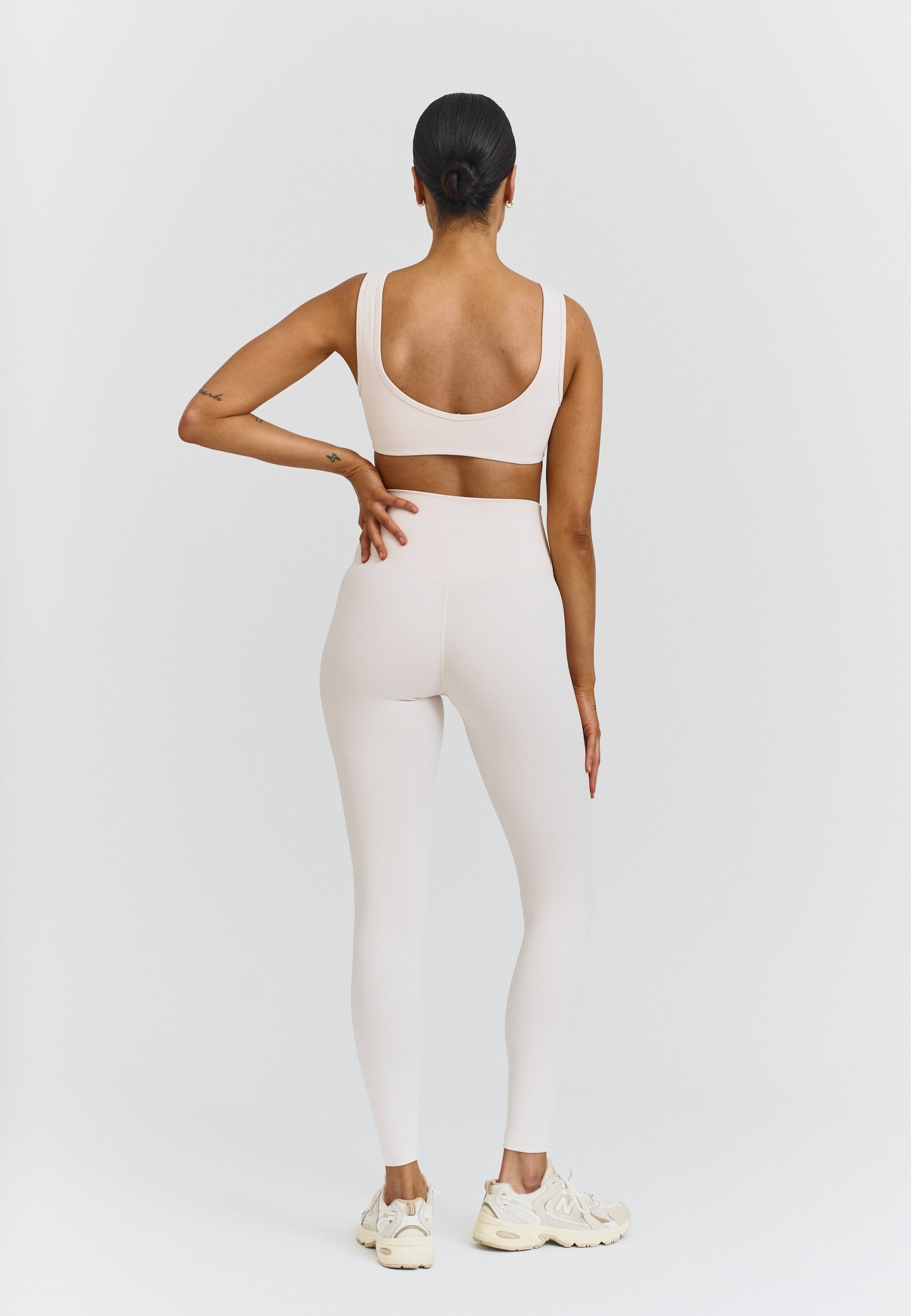 Softsculpt Deep V-Neck Bra Marshmallow