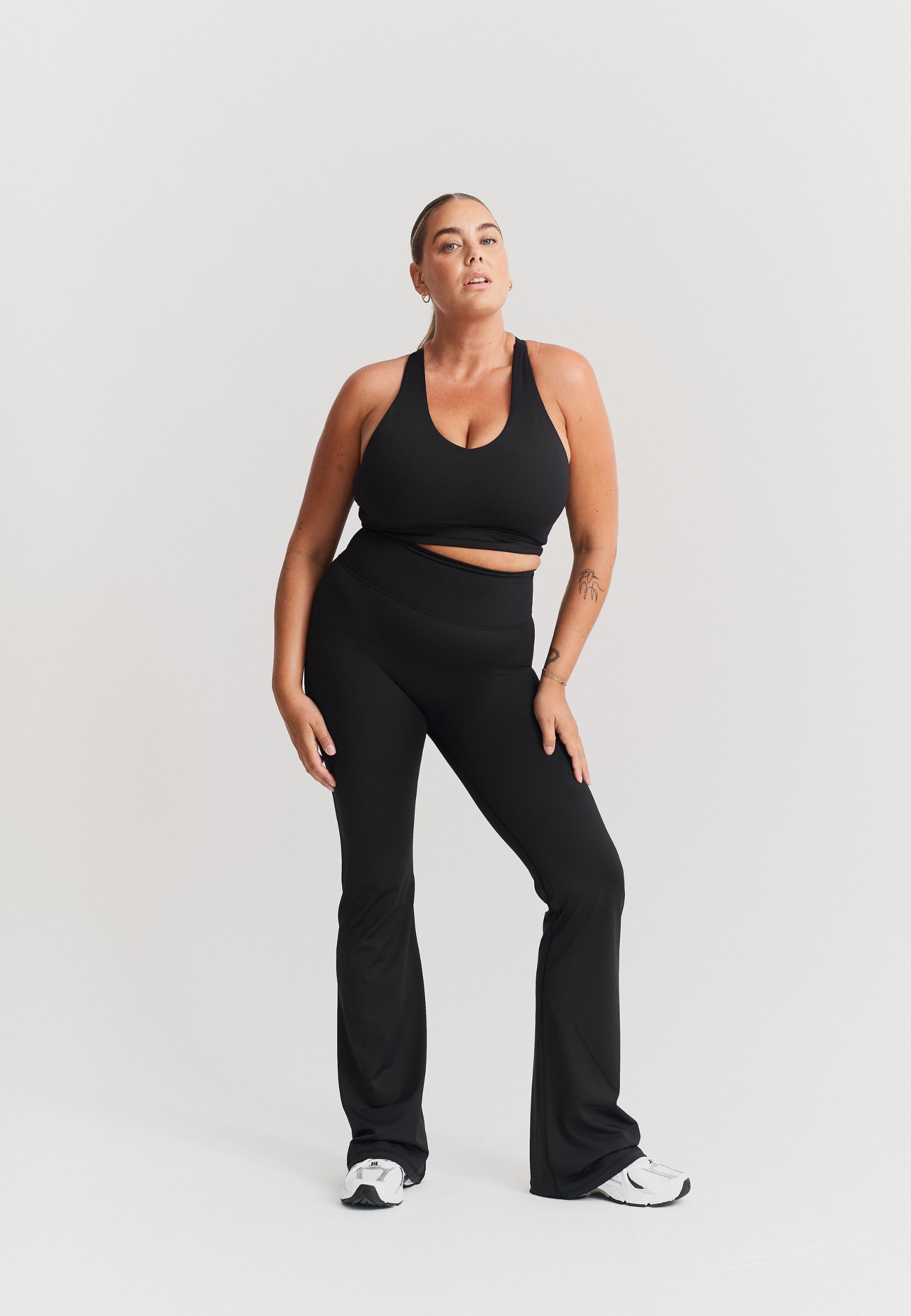 Softsculpt V-neck Cross Back Bra Black