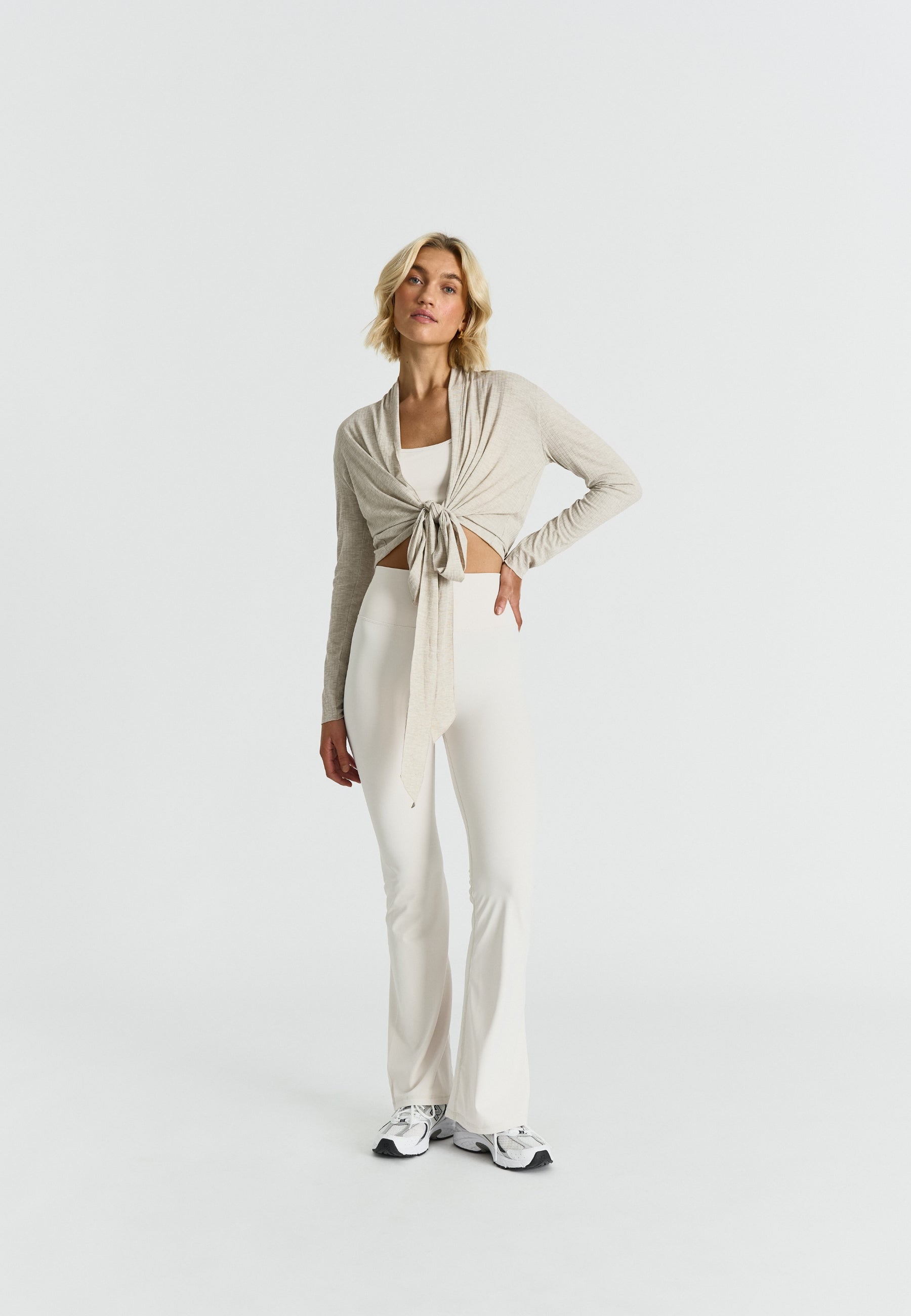 Softsculpt Flared Leggings - Marshmallow