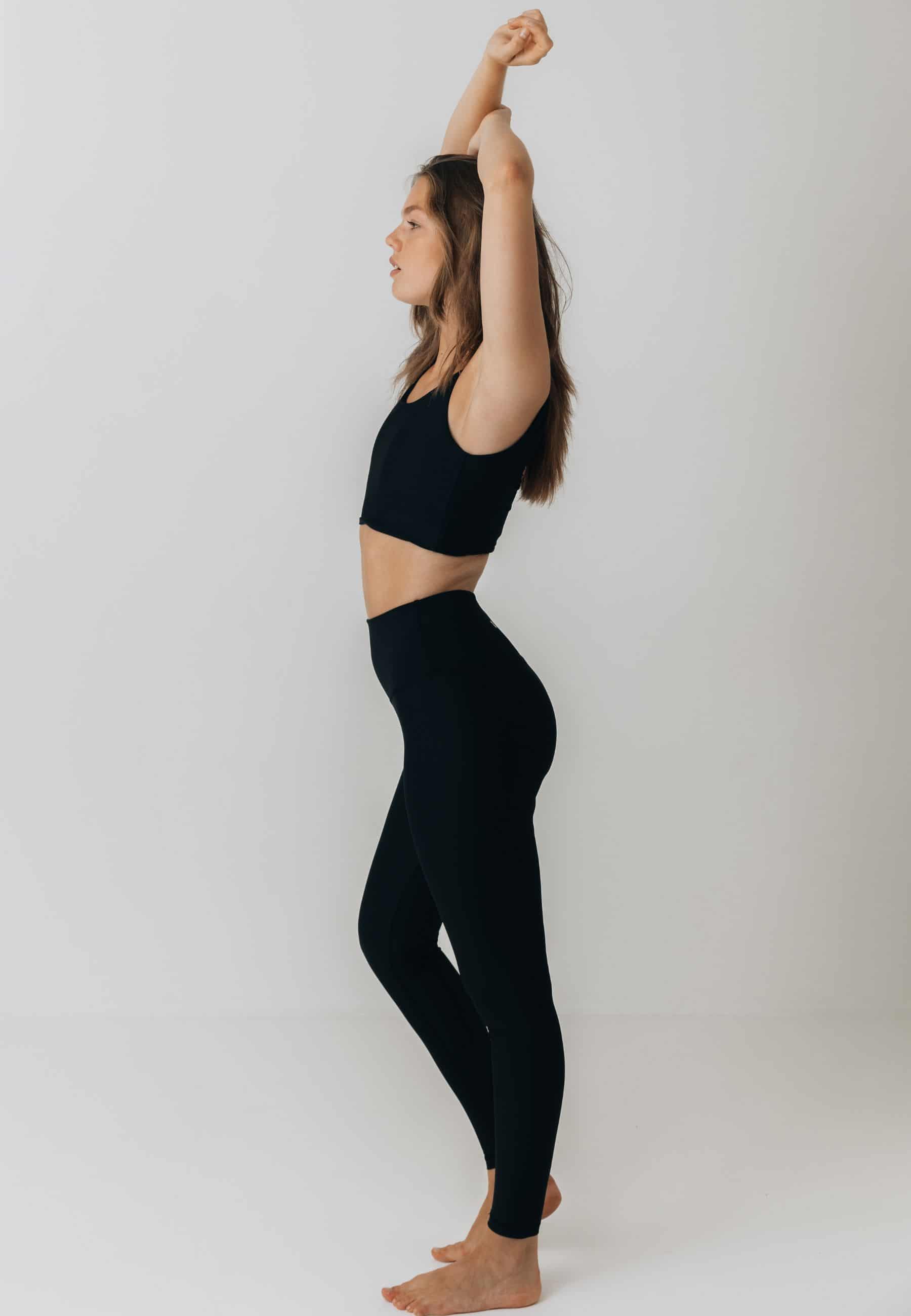 Sisterly Tribe - Classic High Waisted Tights Black. Buttery soft and Body sculpting, Soft, matte fabric that feels like a second skin, Compression that follows your every move.